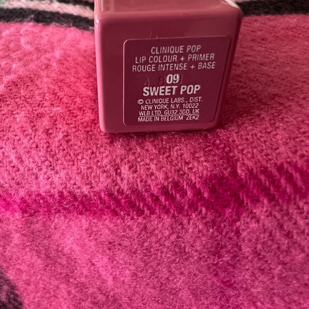 Clinique Pink Lip Primer - Picture 6 of 7